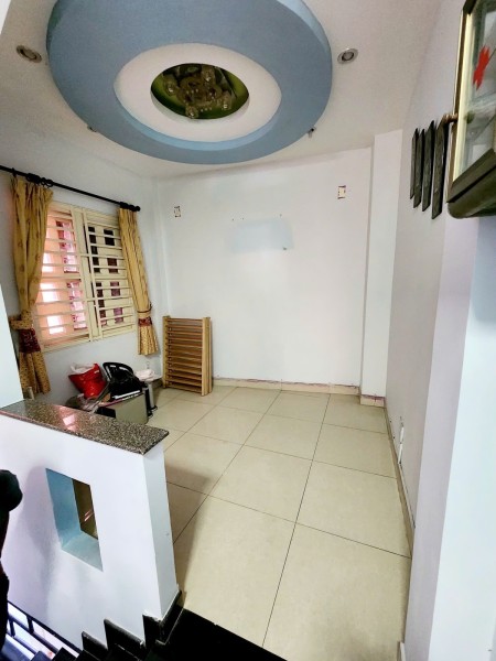Bán nhà quận 11 - Nhà 4 tầng hẻm xe hơi đổ cửa - Sổ vuông A4 - 6.2 Tỷ