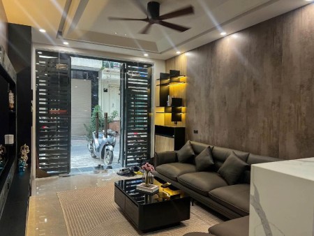 Nhà đẹp Chính Kinh - Cho thuê dòng tiền - Nhỉnh 5 tỷ