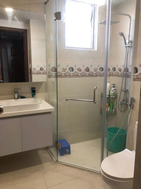 Chung cư Kingston, P8, PN: nhà trống, 15tr/th, 80m2, 2p ngủ, ban công