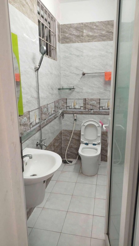 Bán nhà 2 mê chuồng cu Nguyễn Thị Thập