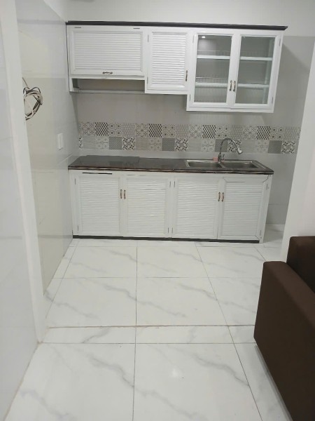 Bán căn nhà 2 tầng đẹp ngõ Dư Hàng thông Cột Đèn