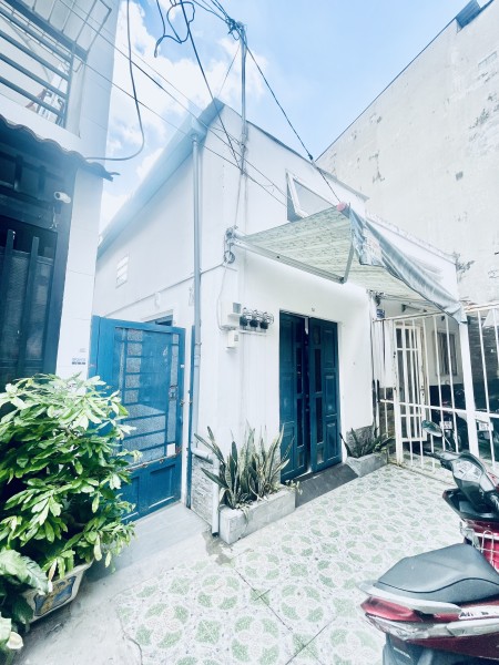 BÁN GẤP SIÊU PHẨM: 3 căn liền kề 1 trệt 1 lửng Nguyễn Thái Sơn, Dương Quãng Hàm P5, GV