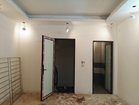 BÁN NHÀ YÊN DUYÊN – 1 NHÀ RA PHỐ - Ô TÔ TRÁNH – SÁT CHỢ, TRƯỜNG - MỚI TINH – SÂN ĐỂ XE – 5xxx