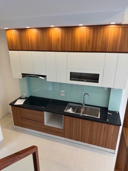Nhà phố Ngọc Thụy 30m2, 5 tầng, ngõ thông thoáng, ô tô đỗ cách nhà 10m, giá đầu tư 5.65 tỷ
