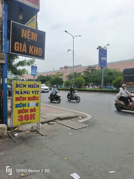 Bán nhà 1 trệt 3 lầu hẻm xe tải 124/ đường Cộng Hòa P4 Tân Bình