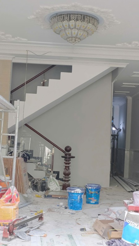 Bán nhà mới 5*17m lầu trệt. Ngay chợ Đầu Mối Hóc Môn