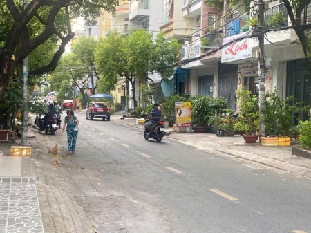 Chính chủ bán nhà MT Bùi Điền P.4 Q.8. Đang cho thuê một phần. Dòng tiền tốt. DT 48m2. Chỉ 8,45tỷ