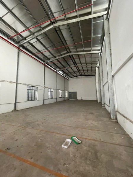 Cho thuê kho xưởng 1000m2 QL13, Hiệp Bình Phước, Quận Thủ Đức