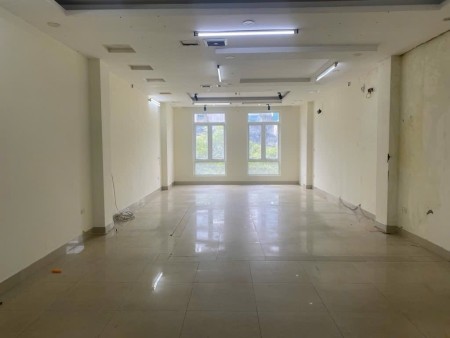 Đầu tư thông minh - Nhà mặt phố Đội Cấn, kinh doanh cực đỉnh!