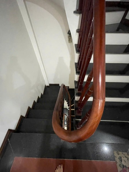 Nhà trung tâm Ngọc Thụy 31m2, 6 tầng, full nội thất, ô tô đỗ đâu ngõ
