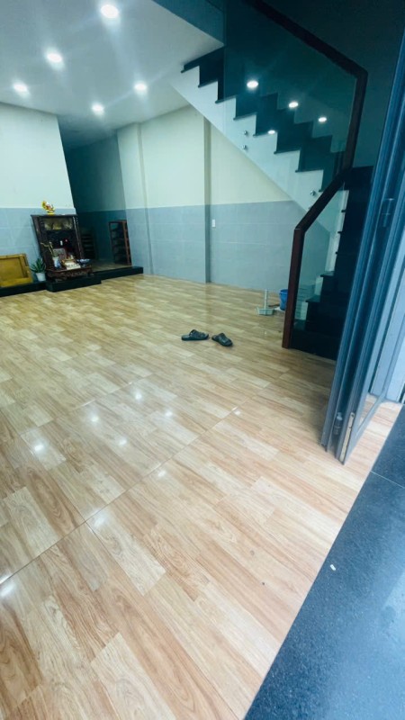 Cho thuê tầng trệt rộng rãi 90m - Mặt tiền hẻm xe tai 5m, cách đường 79 chi 10m - Giá 12 triệu