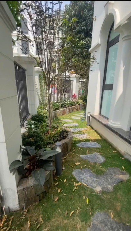 Đi đến slide 8