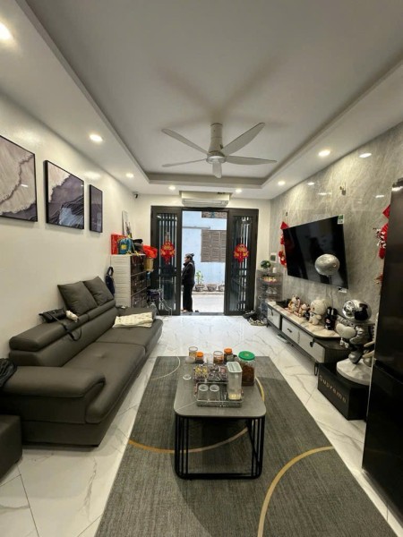 Bán Gấp Nhà 40m 4T MT3.6m giá 5,99Tỷ. Chùa Quỳnh Hai Bà Trưng 0947913839