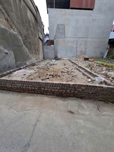 Cần bán 33 m2 đất tai phố Ngoc Thụy giá 4.65 tỷ