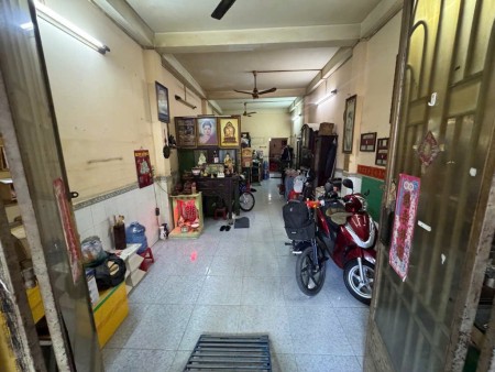 Hàng thơm - ô tô ngủ trong nhà - Kinh Dương Vương - An Lạc - Bình Tân giáp Tân Phú, Quận 6