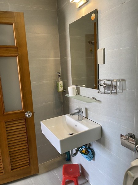Chung cư 590, CMT8, P11, Quận 3:81m2, 2p ngủ, 2wc, NTCB, 14tr/th