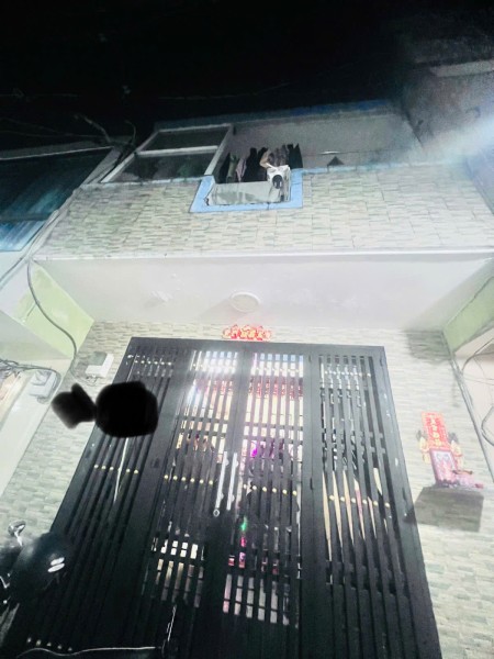 Bán nhà hẻm nhựa xe hơi, diện tích chuẩn 4.5 tỷ, vị trí đắc địa hòa bình quậnTân Phú