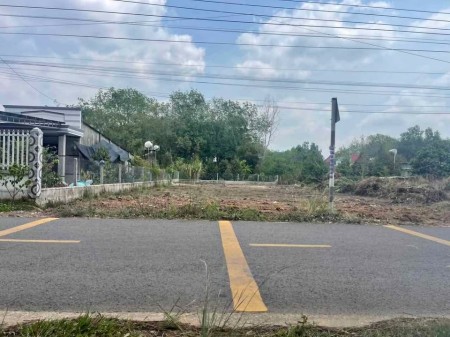 Bán 195 triệu, 2 mặt tiền view suối, nở hậu, 422m2, SHR thổ cư, sát KCN 30/4