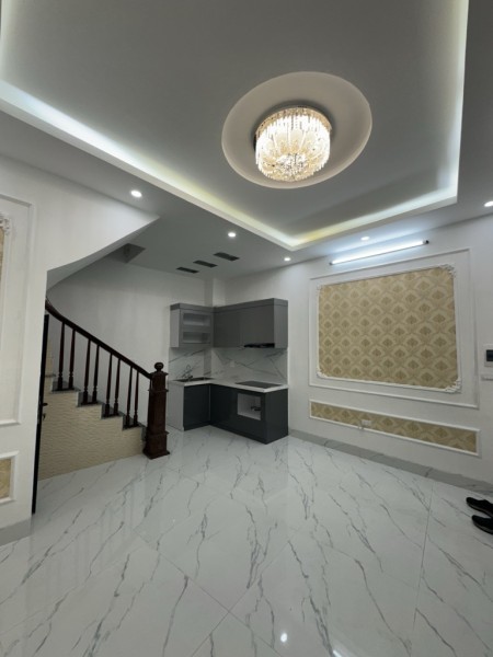 Tọa lạc ở Khâm Thiên, trung tâm Quận Đống Đa