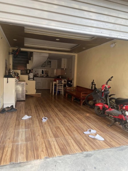 Bán nhà Ngọc Thụy, ô tô ngủ trong nhà, chỉ chạm 4 tỷ
