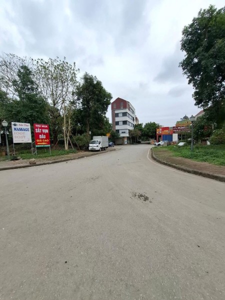 Bán đất trung tâm thị trấn Văn Giang hàng hiếm 2 ô tô tránh