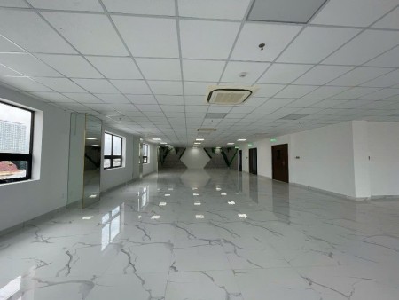 Cho thuê văn phòng làm việc - Trang bị đầy đủ, vị trí đắc địa