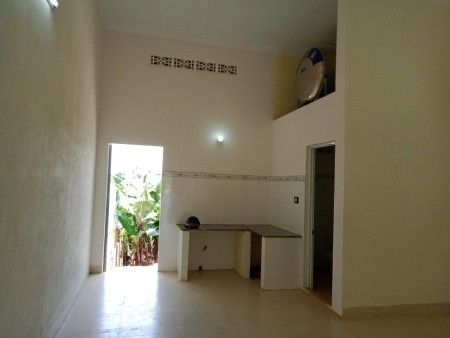 Cho thuê nhà nguyên căn đẹp mới xây ở mặt tiền đường Lê Đại Hành Pleiku
