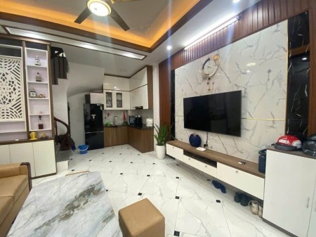Đẳng cấp nhà ở, PhốLĩnh Nam 43m2, Gần Hồ, 5.5 tỉ