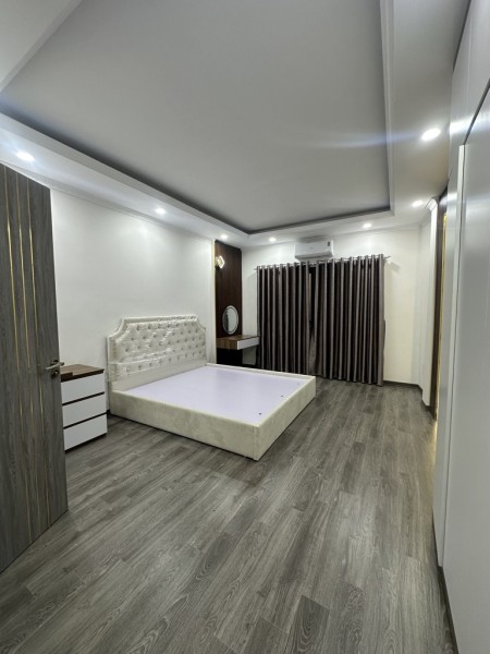Bán Nhà 5 Tầng đẹp – Ngõ Ô Tô thông – Gần Trường, Chợ. Địa chỉ: Nguyễn Chính, Tân Mai, Hoàng Mai