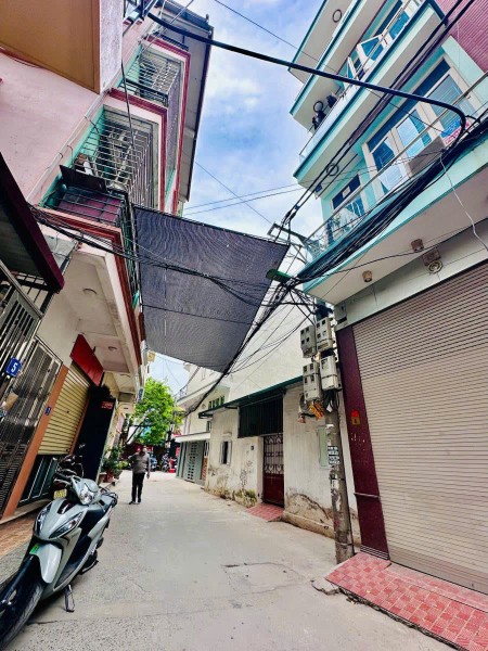 Bán Nhà ngõ 136 Cầu Diễn, 60m² x 4 Tầng, Ô Tô tránh, Kinh Doanh – giá 11.x Tỷ