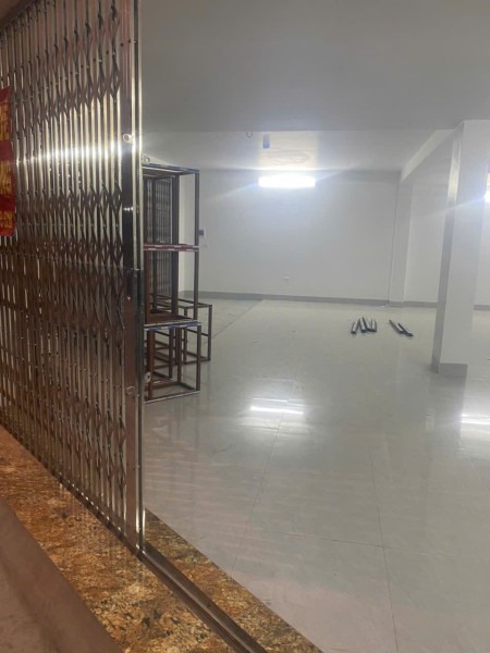 Mặt Bằng Kinh Doanh Phạm Văn Đồng, 90m² – giá 12Tr/Tháng