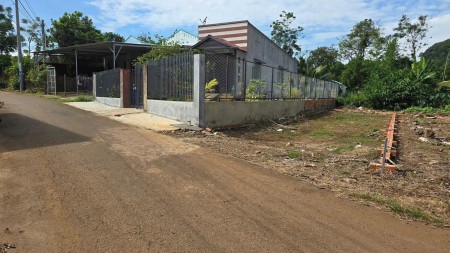 Bán đất nền mặt tiền đường nhựa khu dân cư gần chợ gần trường Tân Phong, Long Khánh. Sổ riêng 100%