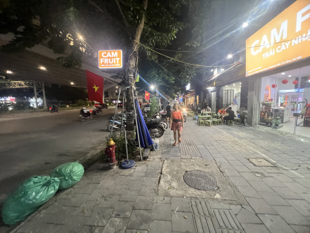 Nhà mặt phố Phạm Văn Đồng thang máy kinh doanh sầm uất 50m2x6t, giá 23 tỷ