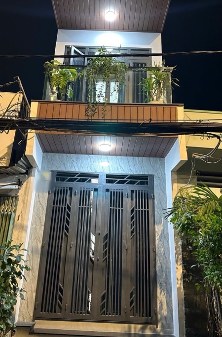 Mặt tiền kinh doanh đa nghành nghề, quận 8, Đường Phạm Hùng, 40m2, sổ đẹp, 5.2 tỷ