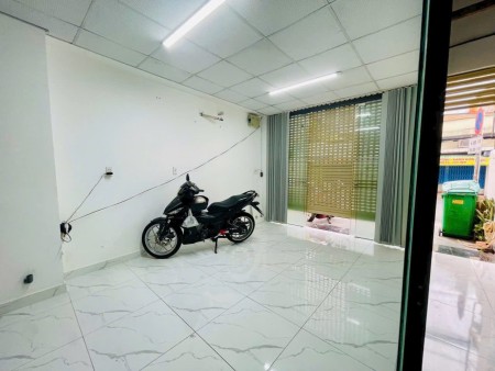 Chính chủ cho thuê mặt bằng kinh doanh đắc địa tại Quận 10 – Giá tốt, hợp đồng minh bạch
