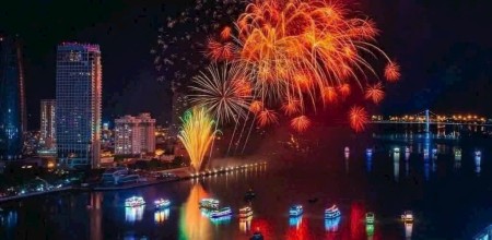 Toà khách sạn đẹp ở vị trí vàng gần sát sông Hàn và cầu Rồng tại Đà Nẵng