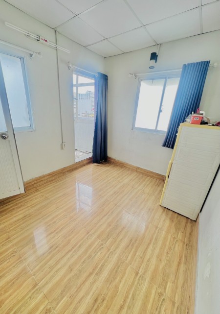Cho Thuê Phòng Quận 1 Giá Rẻ, Có 2 Cửa Sổ Lớn, Thoáng Mát gần chợ Tân Định