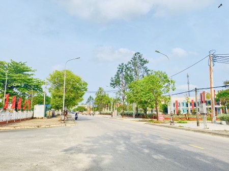 Sập hầm - 181m2 ngang 6m đường 5m5 Ngay Chợ Nam Phước - Cách đường Hùng Vương 80m - Giá 9xx