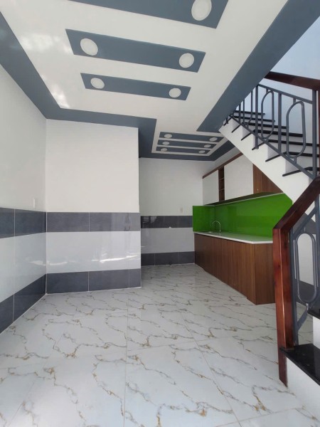 Nhà cần bán gấp căn nhà đường nhựa rộng 8m.Nằm trong cụm khu công nghiệp Xuyên Á. Giá bán 375tr