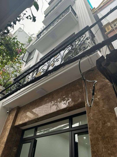 Bán Nhà phố Giang Văn Minh - Diện tích 36m2x6T - Thang Máy - Lô Góc - Mặt Ngõ Thông - Cách phố 30m