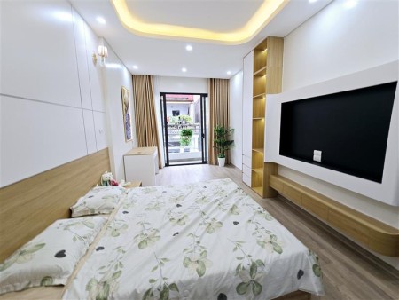 Siêu phẩm Ngô Gia Tự – 6 tầng thang máy – Ngõ ô tô – Kinh doanh đỉnh – Chỉ 9.8 tỷ