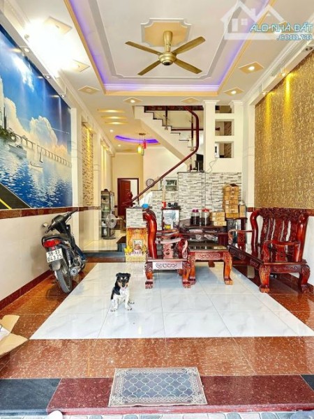 Bán Nhà ở mặt tiền đường DT743C,TP. Dĩ An - Bình Dương, ngay ngã tư 550 - Gía 1tỷ6/căn - 2PN