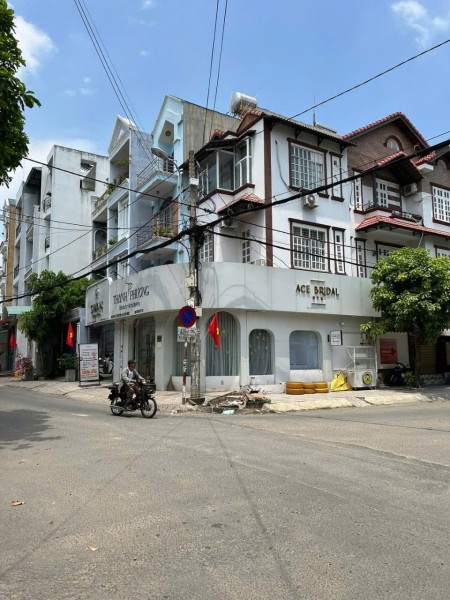 Gò Vấp, bán căn nhà mặt phố góc 2 mặt tiền trục đường Lê Đức Thọ