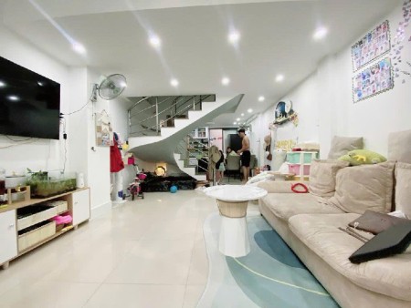 Nhà mới đẹp ngay Vạn Hạnh Mall – 3/2 Quận 10 – 50m², 3 tầng, 3PN – Hoàn công – Giá 8.3 tỷ TL