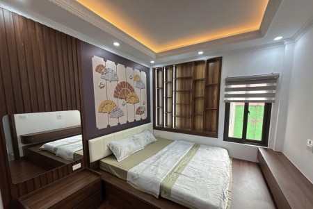 Bán nhà Phố Cầu Giấy, ô tô đỗ cổng, nhà ngõ riêng, an ninh tốt, giá 8.5 tỷ