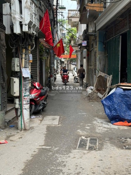 Ảnh 1 - Bán Nhà Ngõ 197 Hoàng Mai – Lô Góc – Ô Tô Tránh – Mặt…