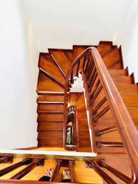 Chính chủ cần bán nhà Lĩnh Nam. Dt 34m2 chỉ hơn 5 TỶ, giá đầu tư, gần trường chợ, tiện ích ngập trà