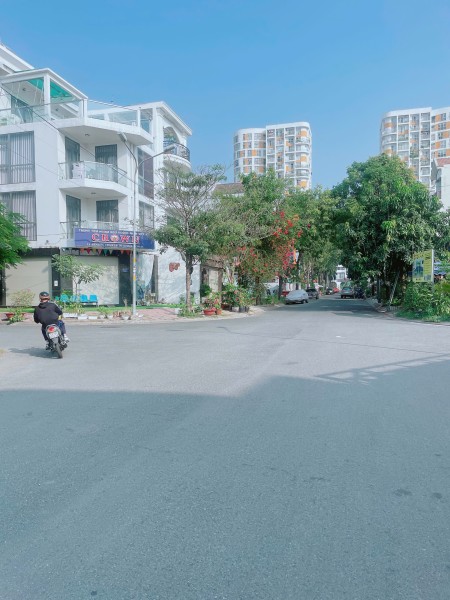 Tôi cần bán gấp nền đất 13B Conic DT 7x18 giá 7 Tỷ 9 sổ cầm tay view đẹp