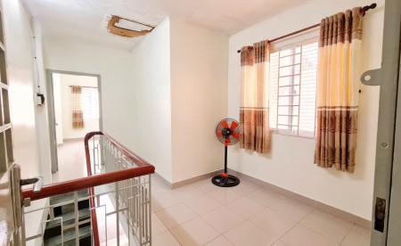 Cách MT 2 căn - HXH Điện Biên Phủ - Q10 - 40 m2 3 tầng 2 pn - 7.2 tỷ
