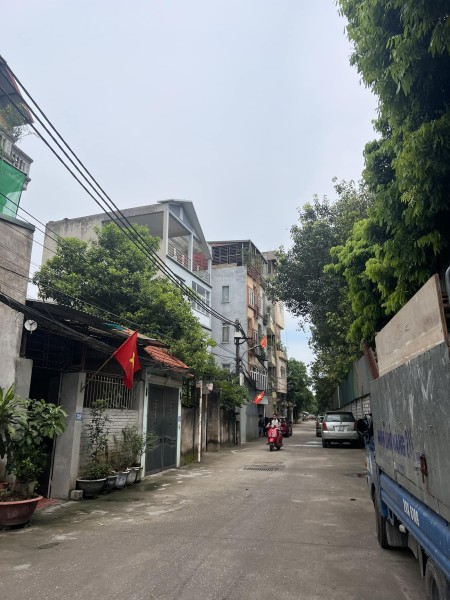 Ảnh 1 - Bán đất 180m2, sổ đỏ chính chủ Nguyễn Khoái Thanh Trì Hoàng…